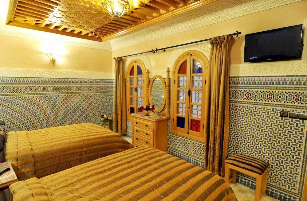 Dar Al Madina Al Kadima Hotel Фес Екстериор снимка